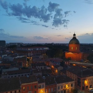 Toulouse, suite et fin. Avec beaucoup d'architecture. Parce que l'architecture, c'est le 🔥.#architecture #toulouse #france